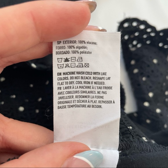 American Eagle L Crop Top Black White Polka Dot Eyelet Scalloped Ruffle V-Neck - Picture 9 of 9